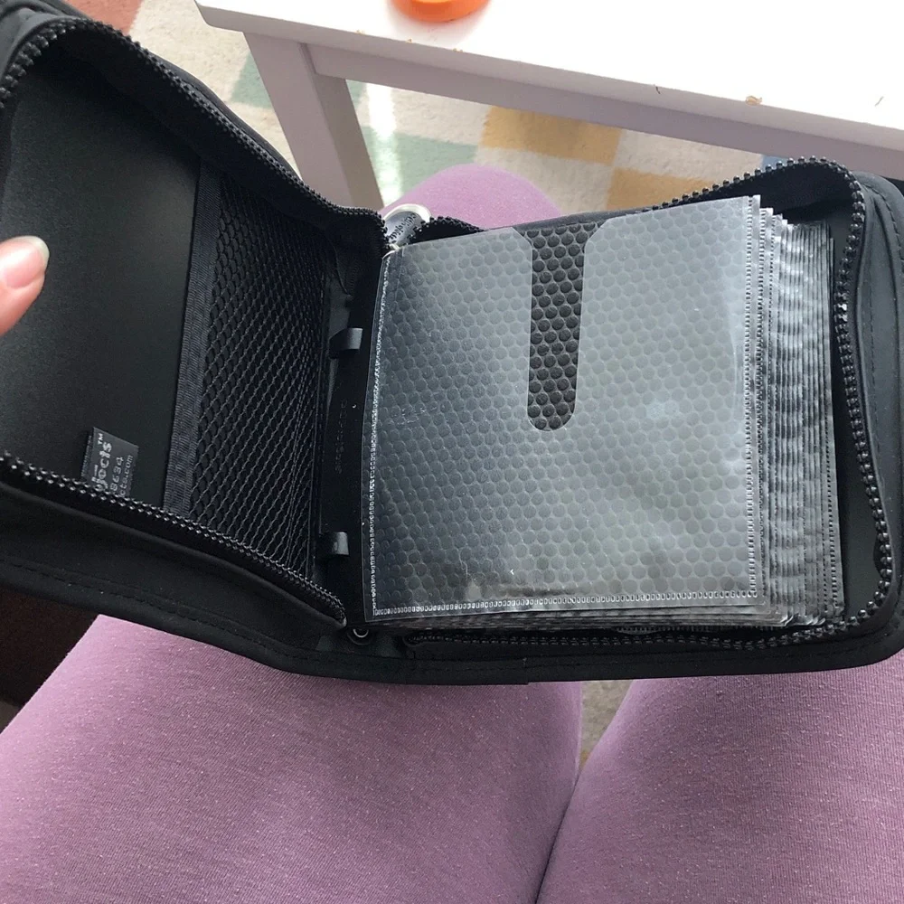 🎃 CD/DVD Carrying Case